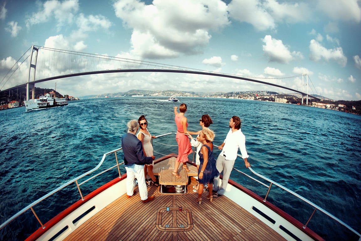 Аренда ночного катера Armada Trip Boat