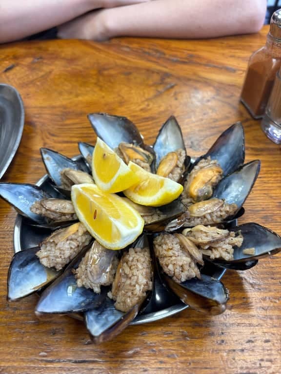 Mısır Çarşısı'ndan Kadıköy'e Geleneksel Yemek Turu – İstanbul’un Yerel Lezzetlerini Tadın