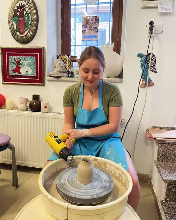 کلاس سرامیک و مجسمه‌سازی در استانبول – هنر خود را خلق کنید