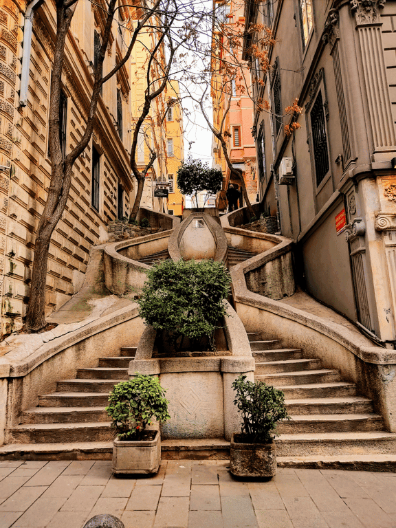 Pera & Beyoğlu Art Walk – Prywatna wycieczka po galeriach i muzeum wzdłuż Alei İstiklal