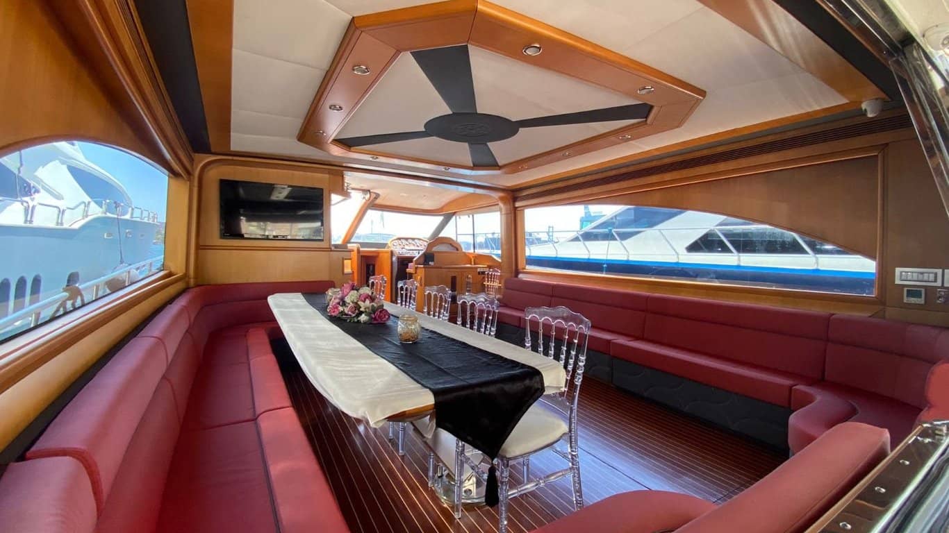 İstanbul'da Denden Seven Yatı Kiralama – Boğaz Turu