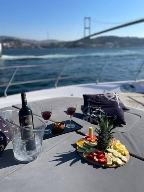 Su Yacht – Private Yacht Experience on the Bosphorus