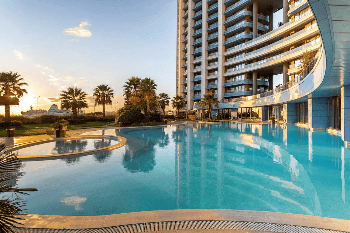 Radisson Blu Hotel Istanbul Ottomare Pool Experience - 9