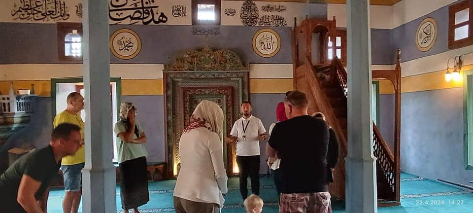 جولة كاملة ليوم في كهف التينبيشيك وقرية أرمنا - 17