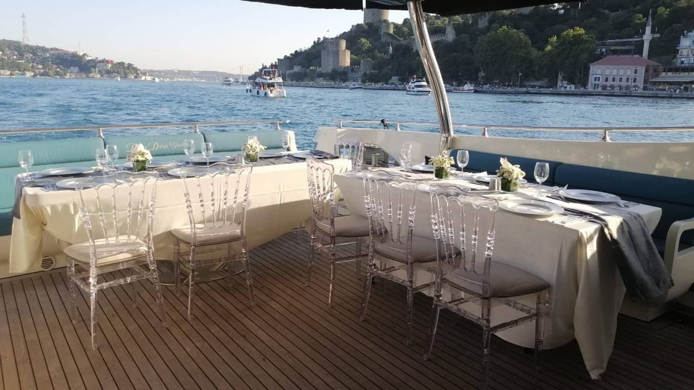Charter Denden 9 Yacht in Istanbul – VIP Bosphorus Cruise
