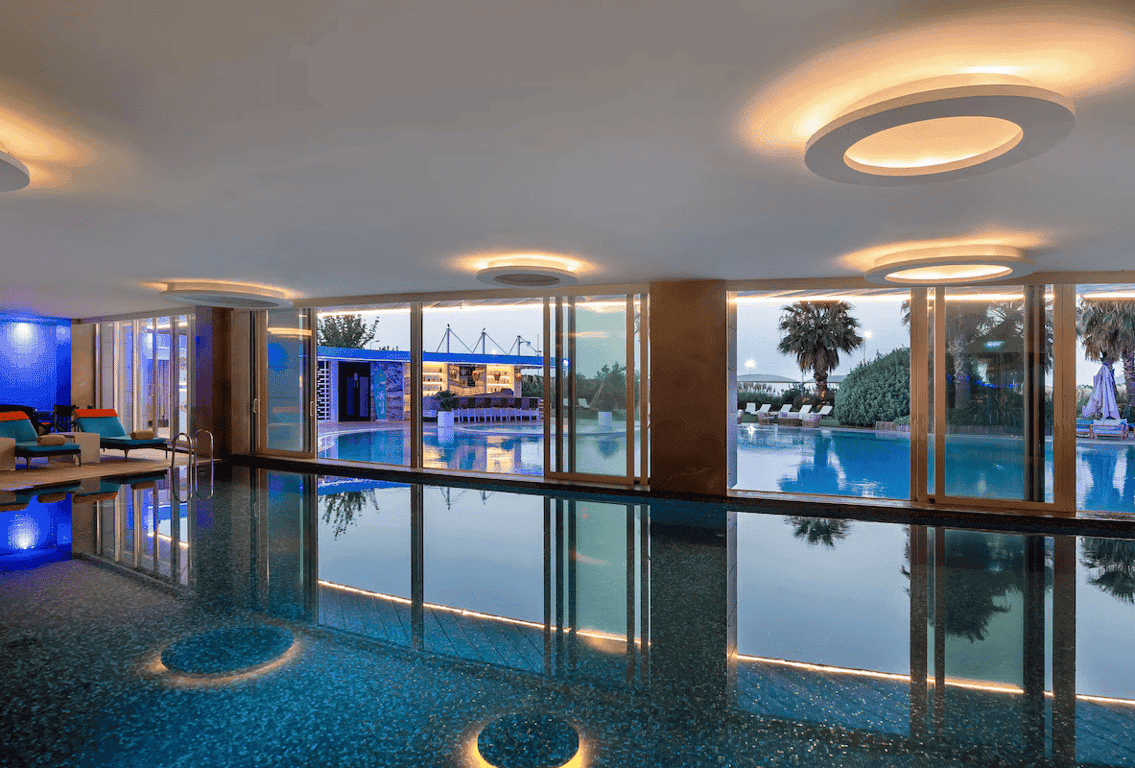 Radisson Blu Hotel Istanbul Ottomare Pool Experience - 4