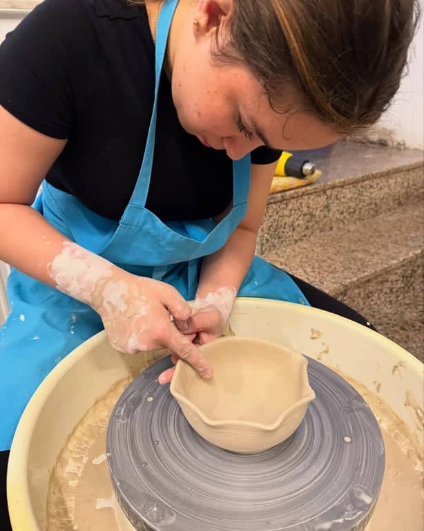 کلاس چرخ سفالگری در استانبول: آثار سفالی خود را بسازید