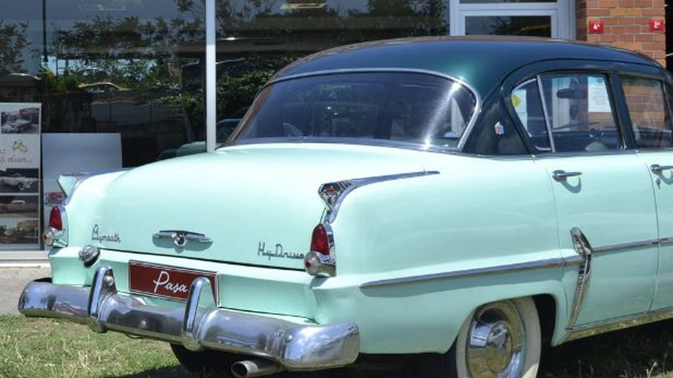 プリムス・ベルヴェデーレ 1954 – イスタンブールのクラシックカー・ツアー