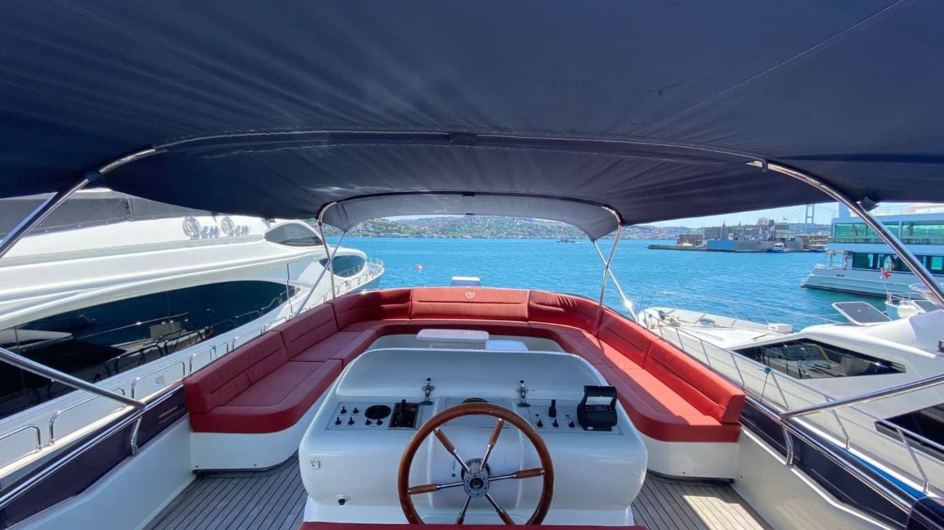 İstanbul'da Denden Seven Yatı Kiralama – Boğaz Turu