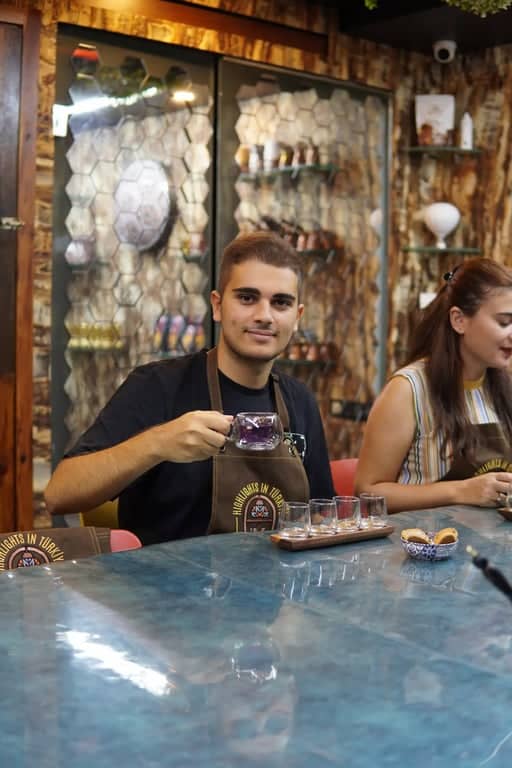 Warsztaty parzenia herbaty z całego świata i tureckiej herbaty w Istambule