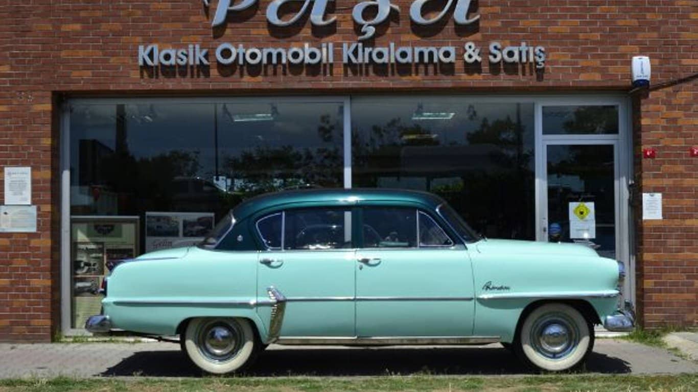 プリムス・ベルヴェデーレ 1954 – イスタンブールのクラシックカー・ツアー