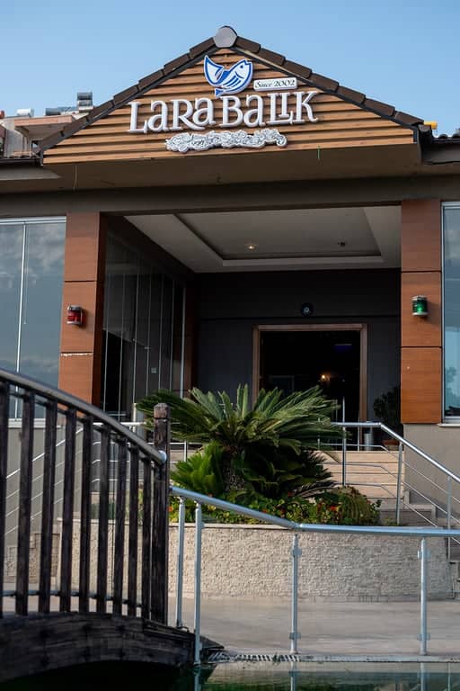 Restaurante Lara Balık – El mejor lugar de mariscos de Işıklar