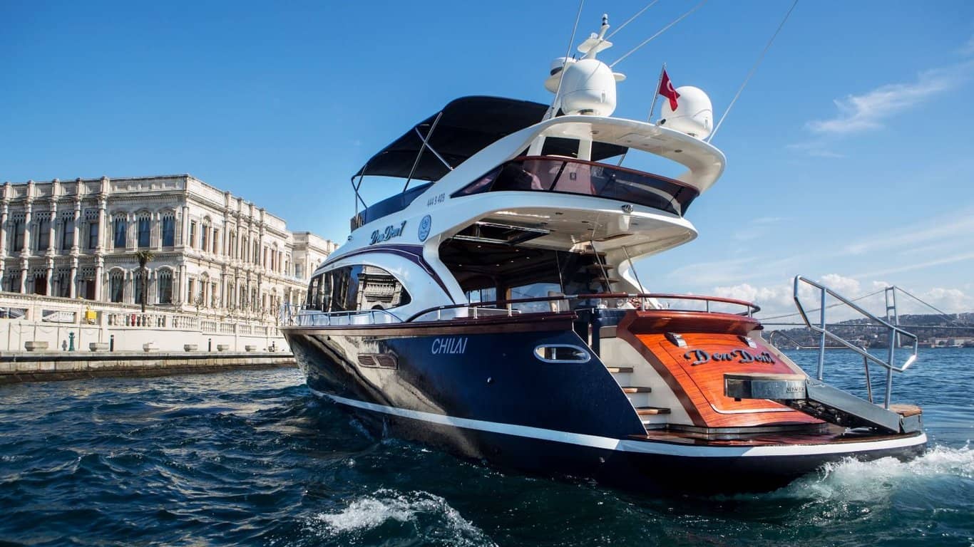 İstanbul'da Denden Seven Yatı Kiralama – Boğaz Turu