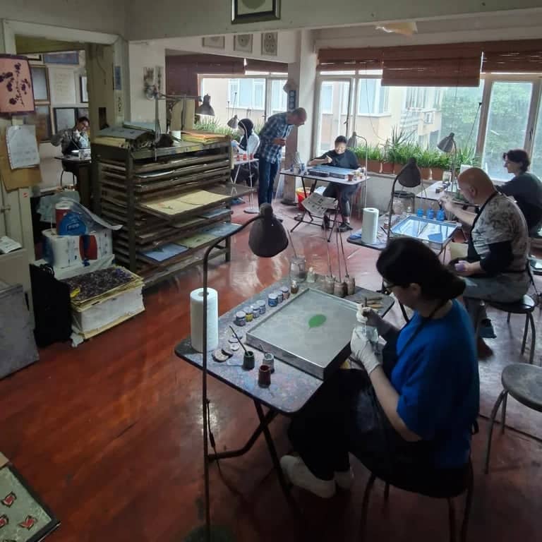 کلاس هنر Marbling ابرُو در استانبول: یادگیری یک صنعت سنتی