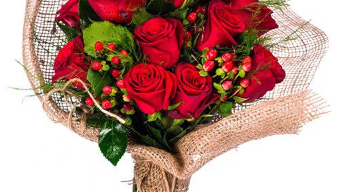 Цветочная коробка Закатная Любовь – доставка 15 красных роз в Стамбуле
