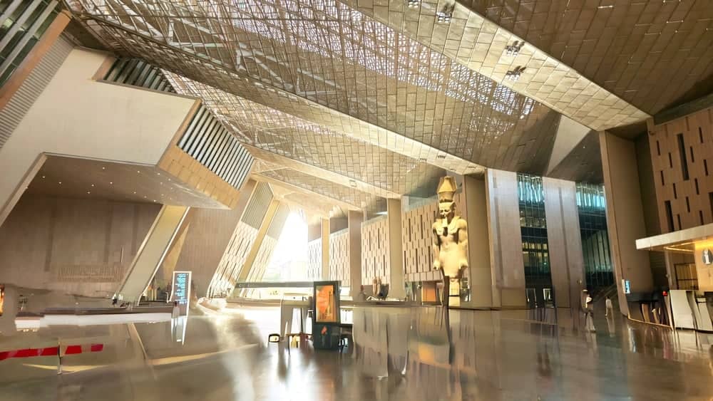 Ξενάγηση στο Μεγάλο Αιγυπτιακό Μουσείο κοντά στις Πυραμίδες της Γκίζας