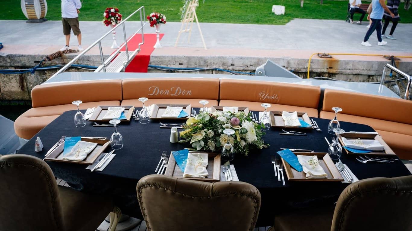 Denden Mega Yacht Rental – Luxurious Bosphorus Tour in Istanbul