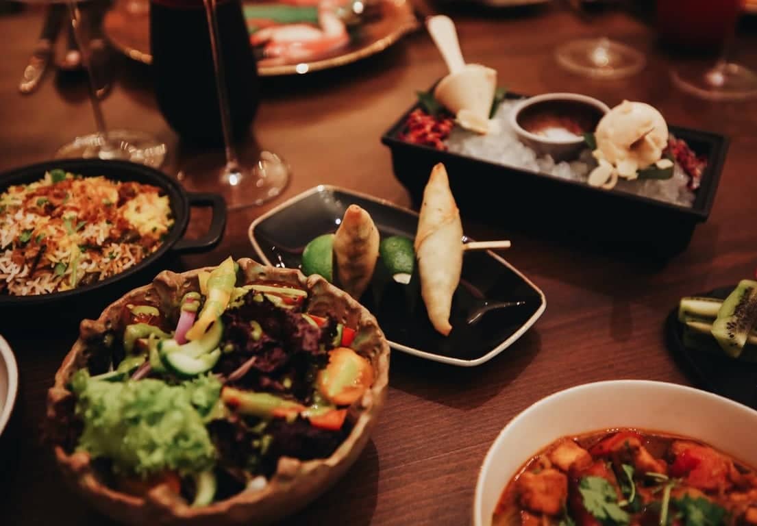 مادهو في إسطنبول – تناول طعام هندي راقٍ في سويس أوتيل البوسفور