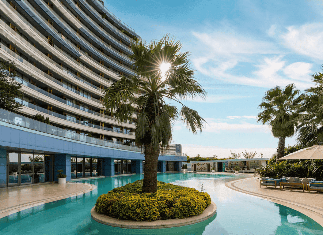 Radisson Blu Hotel Istanbul Ottomare Pool Experience - 2