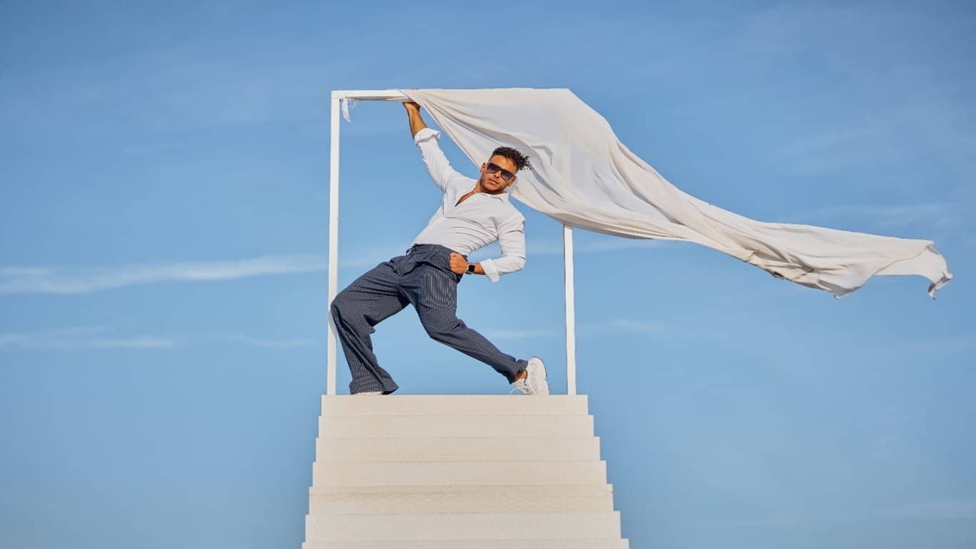 Professionelles Fotoshooting Erlebnis mit Antalya View und fliegenden Kleidern