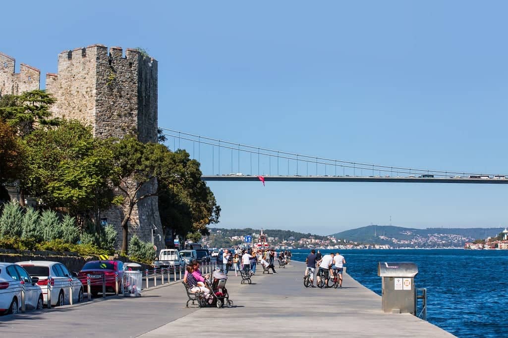 قم بجولة سيراً على شواطئ البوسفور