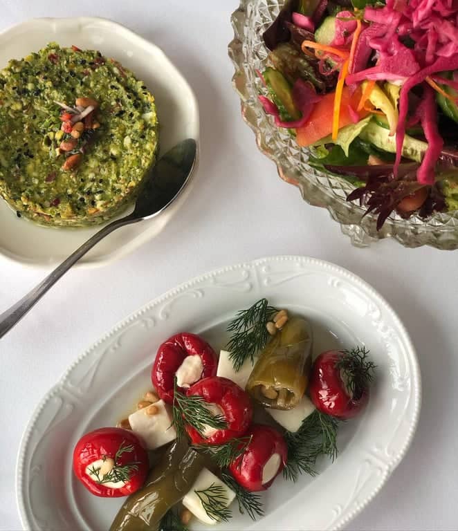 مطعم فيروز – حانة حديثة بإطلالة على البوسفور