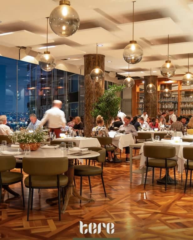 مطعم وبار تيري – تناول طعام راقٍ مع إطلالة على البوسفور في غيموشسيو