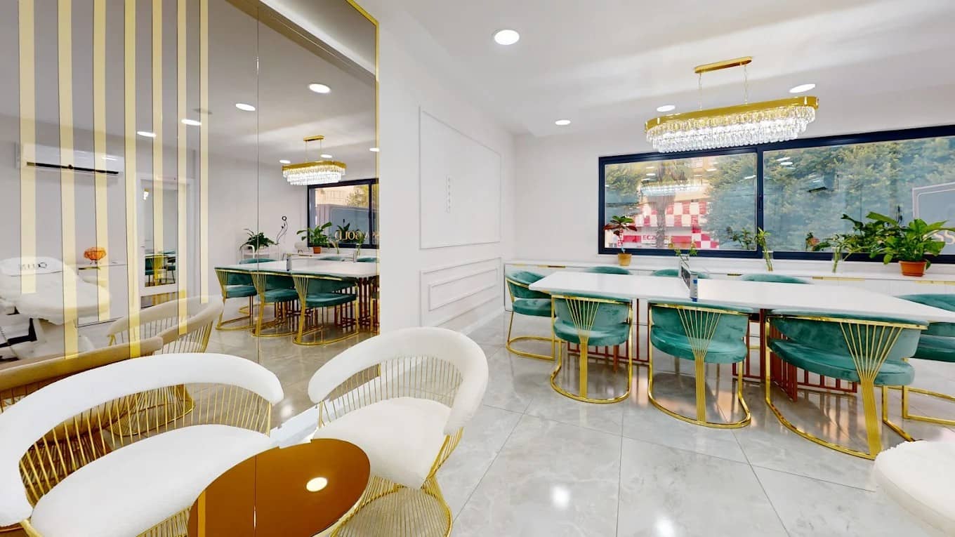 استودیو زیبایی کوئین - درمان‌های پیشرفته زیبایی برای اعتماد به نفس