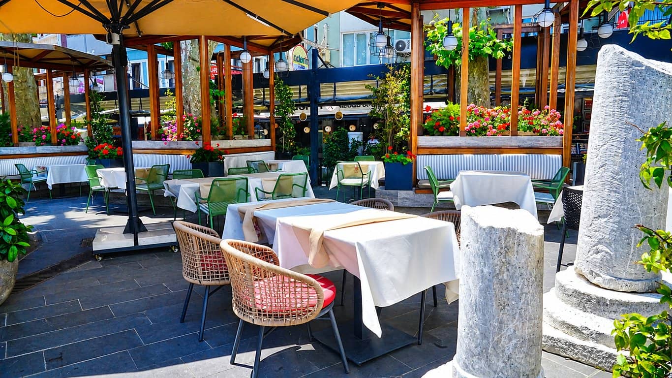 Nuz Restaurant | Sultanahmet Garden Dining Experience - 1