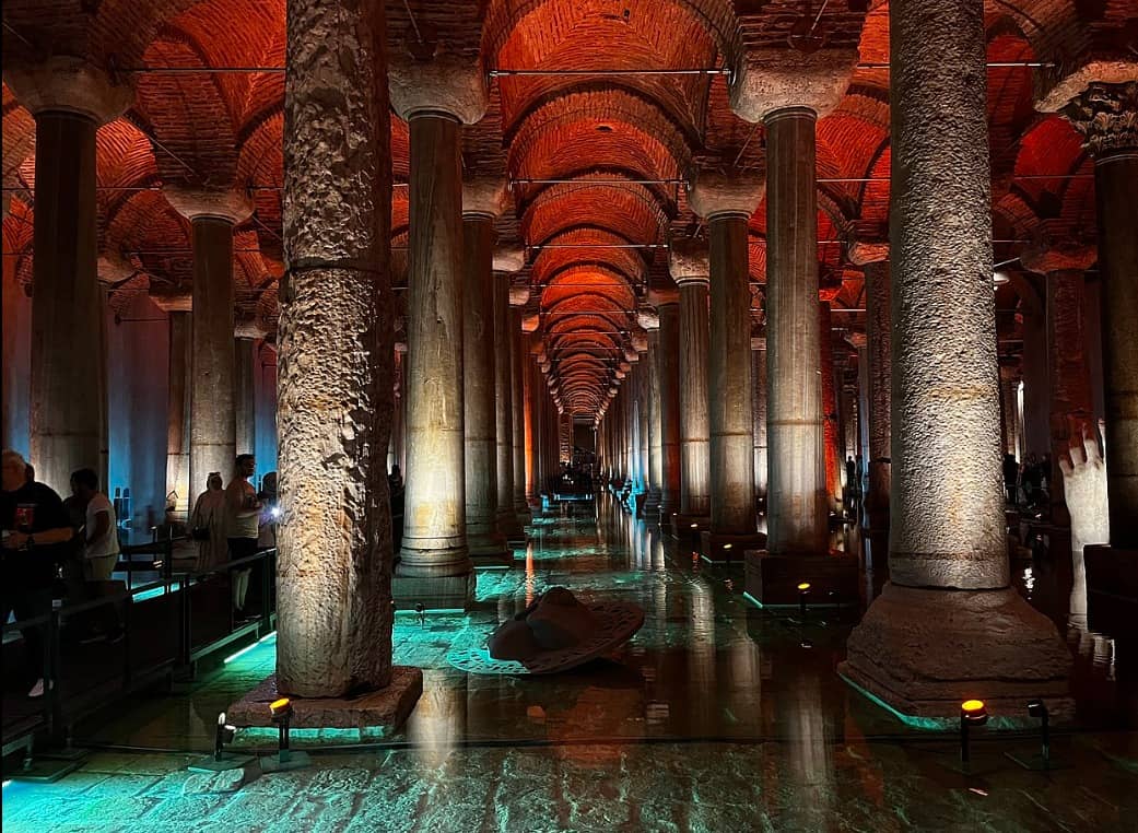 伊斯坦布尔巴西利卡地下水宫（Yerebatan）夜间游览