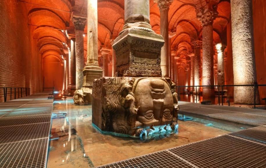 伊斯坦布尔巴西利卡地下水宫（Yerebatan）夜间游览