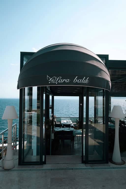 Restaurante Lara Balık – El mejor lugar de mariscos de Işıklar