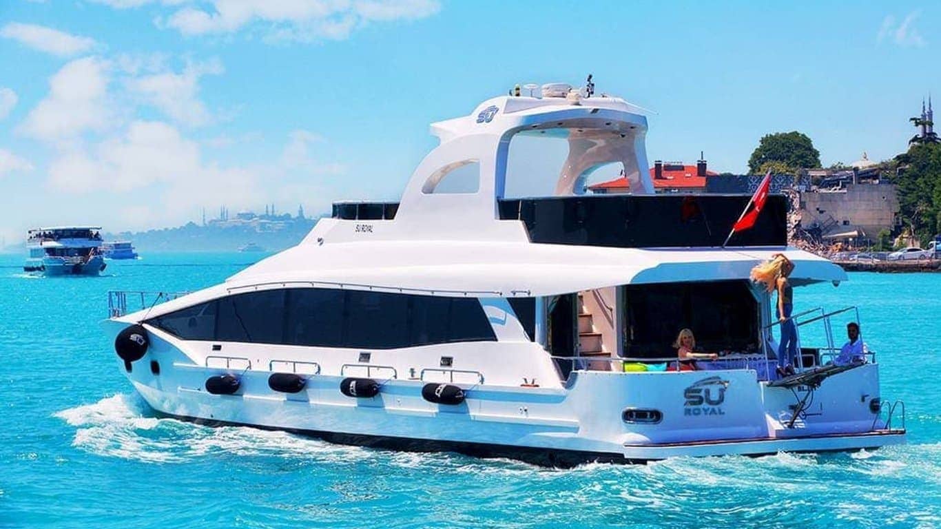 Yate Real – Experiencia de Yate Privado Premium en el Bósforo