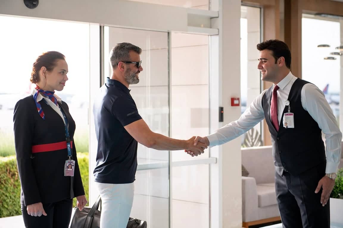 Πρεμιέρα Άφιξης Αεροδρομίου Αντάλεια με Γρήγορη Διαδικασία & Πρόσβαση σε Σαλονάκι