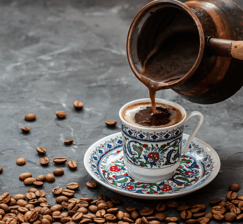 قهوه ترک را بر روی شن دم کنید و فال خود را در استانبول بخوانید