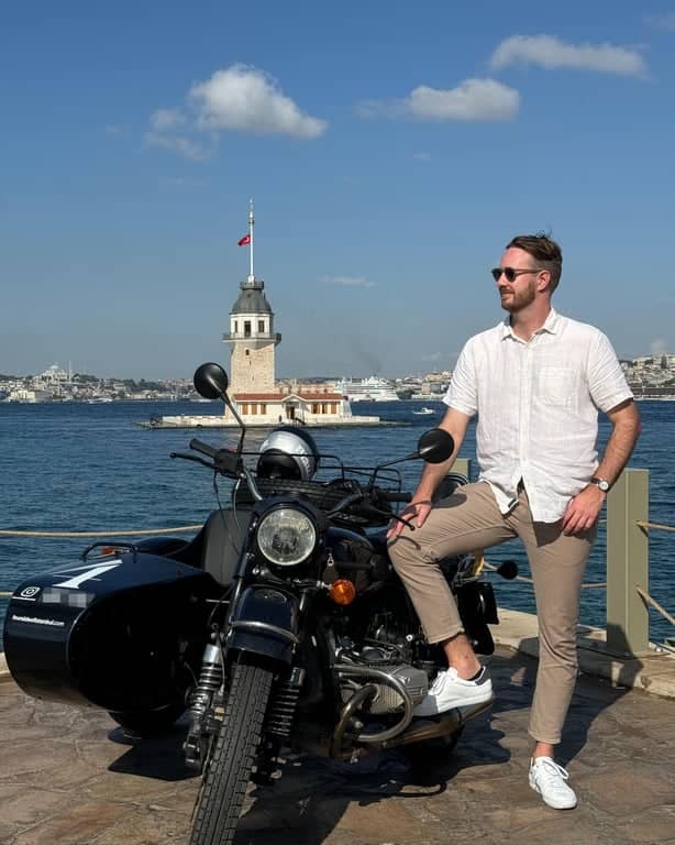 IstaNOON – Ζωηρή Απογευματινή Βόλτα με Sidecar μέσω Ιστορικών & Γραφικών Δρόμων της Κωνσταντινούπολης