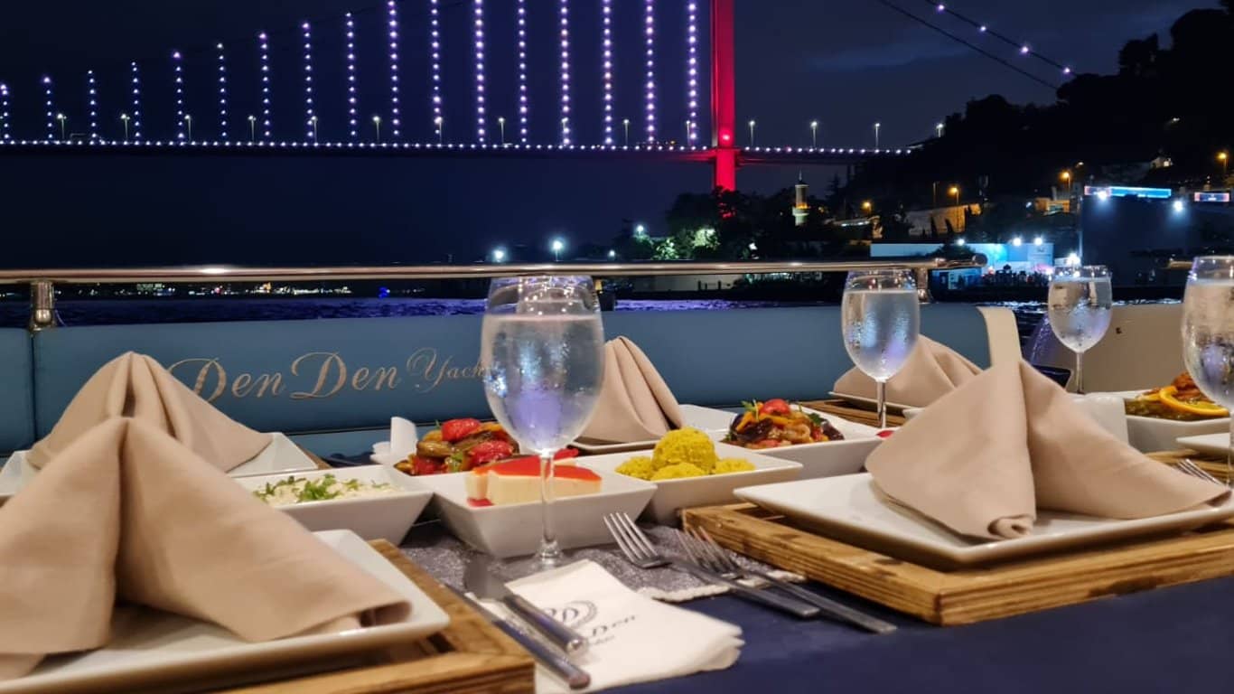 Charter Denden 9 Yacht in Istanbul – VIP Bosphorus Cruise