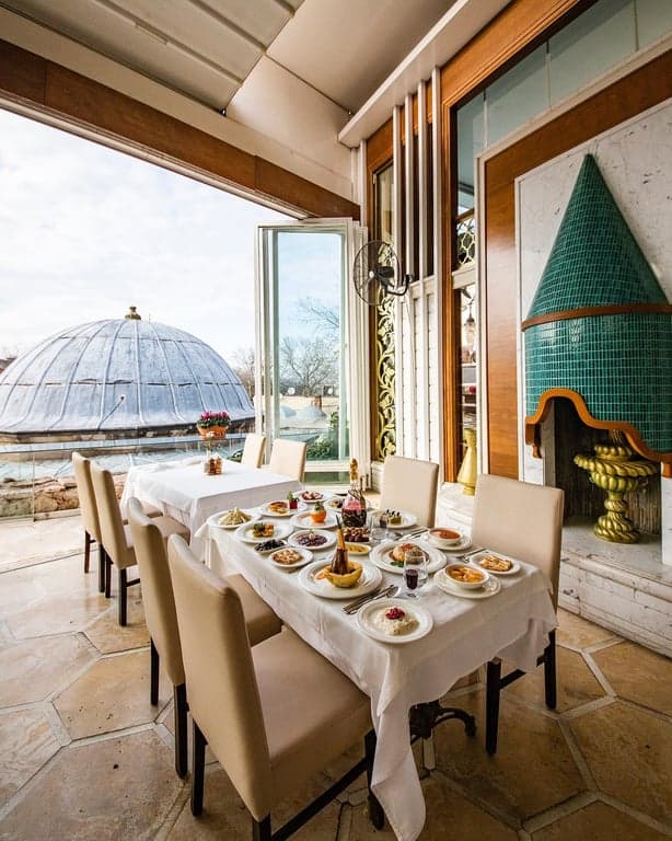 Matbah Restaurant Istanbul – Een Koninklijke Reis Door de Ottomaanse Keuken