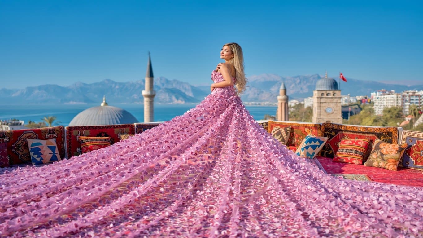 Antalya Manzarası ve Uçan Elbiseler ile Profesyonel Fotoğraf Çekimi Deneyimi