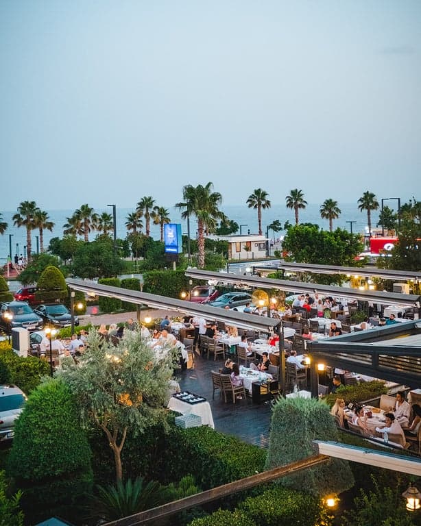 Lara Balık Restaurant – Essen am Meer in der Konyaaltı-Niederlassung