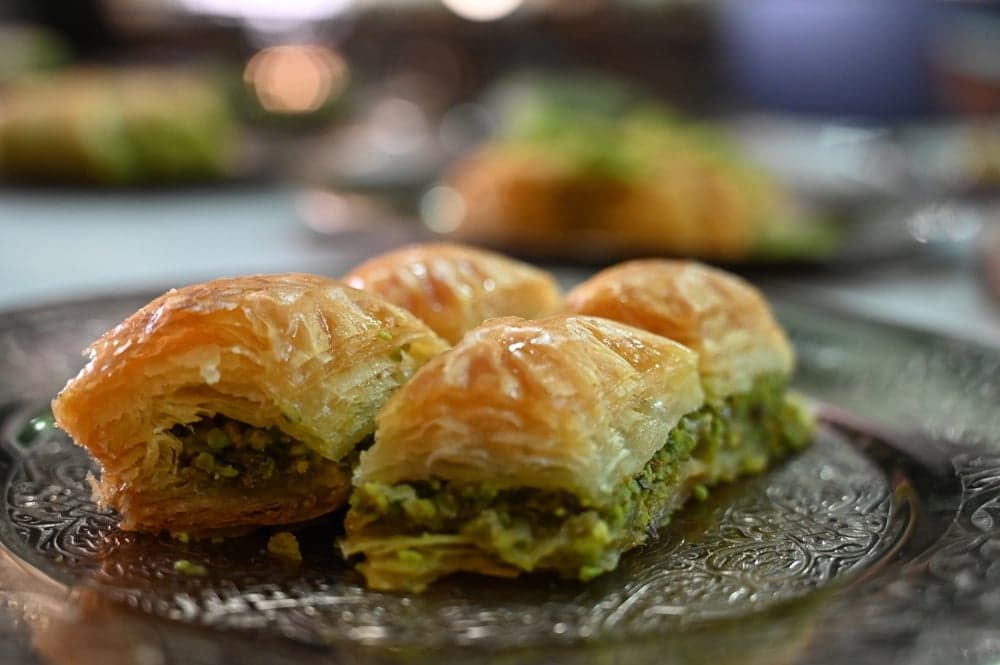 Livraison de Baklava à la Pistache à Istanbul – Frais & Rapide