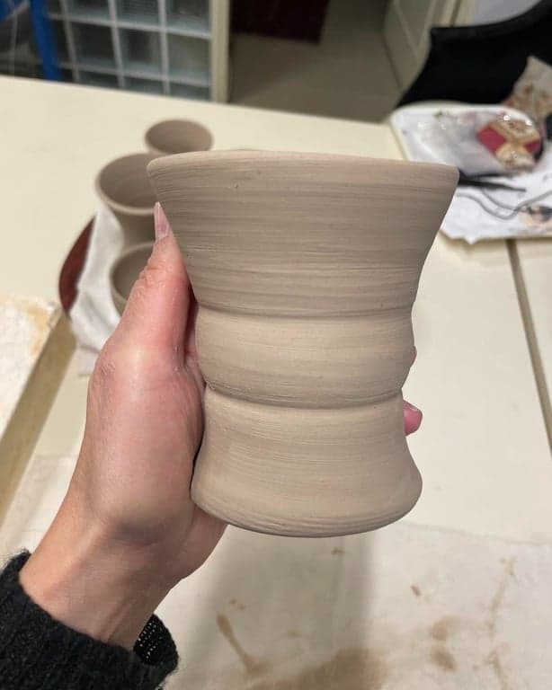 イスタンブールの陶芸輪クラス：自分だけの陶芸作品を作ろう