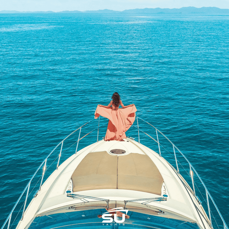 Réservez le Yacht Royal à Istanbul – Tours privés du Bosphore et des îles