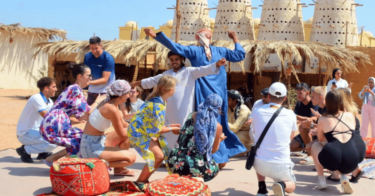 BADU Authentieke Bedoeïen Nacht in Makadi Bay — Kameelrit, Diner & Sterrenkijken