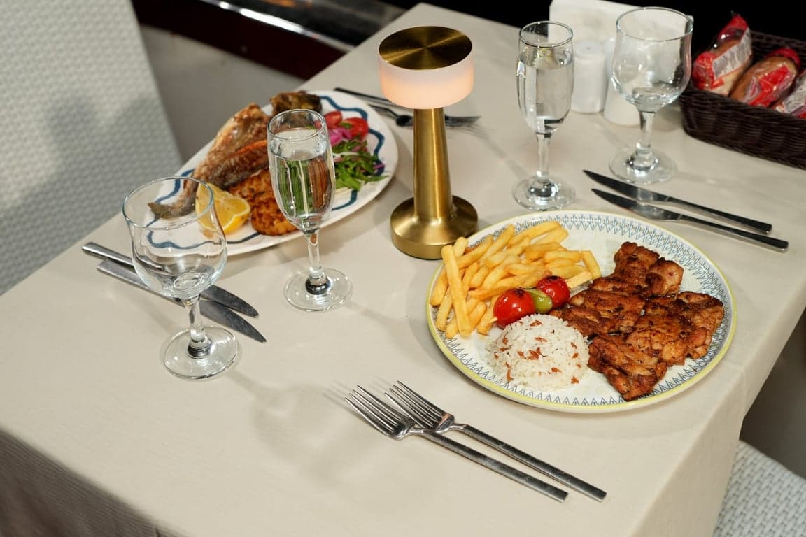 イスタンブールのボスフォラスディナークルーズ