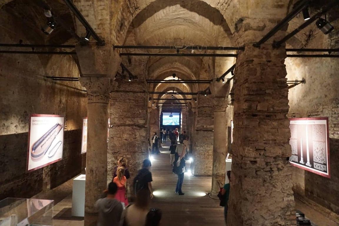 Buche die Geheimen Istanbul Tour mit Şerif Yenen – Erkunde Istanbul