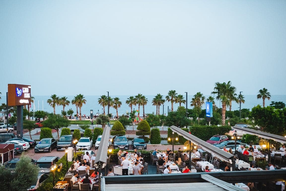 Lara Balık Restaurant – Essen am Meer in der Konyaaltı-Niederlassung