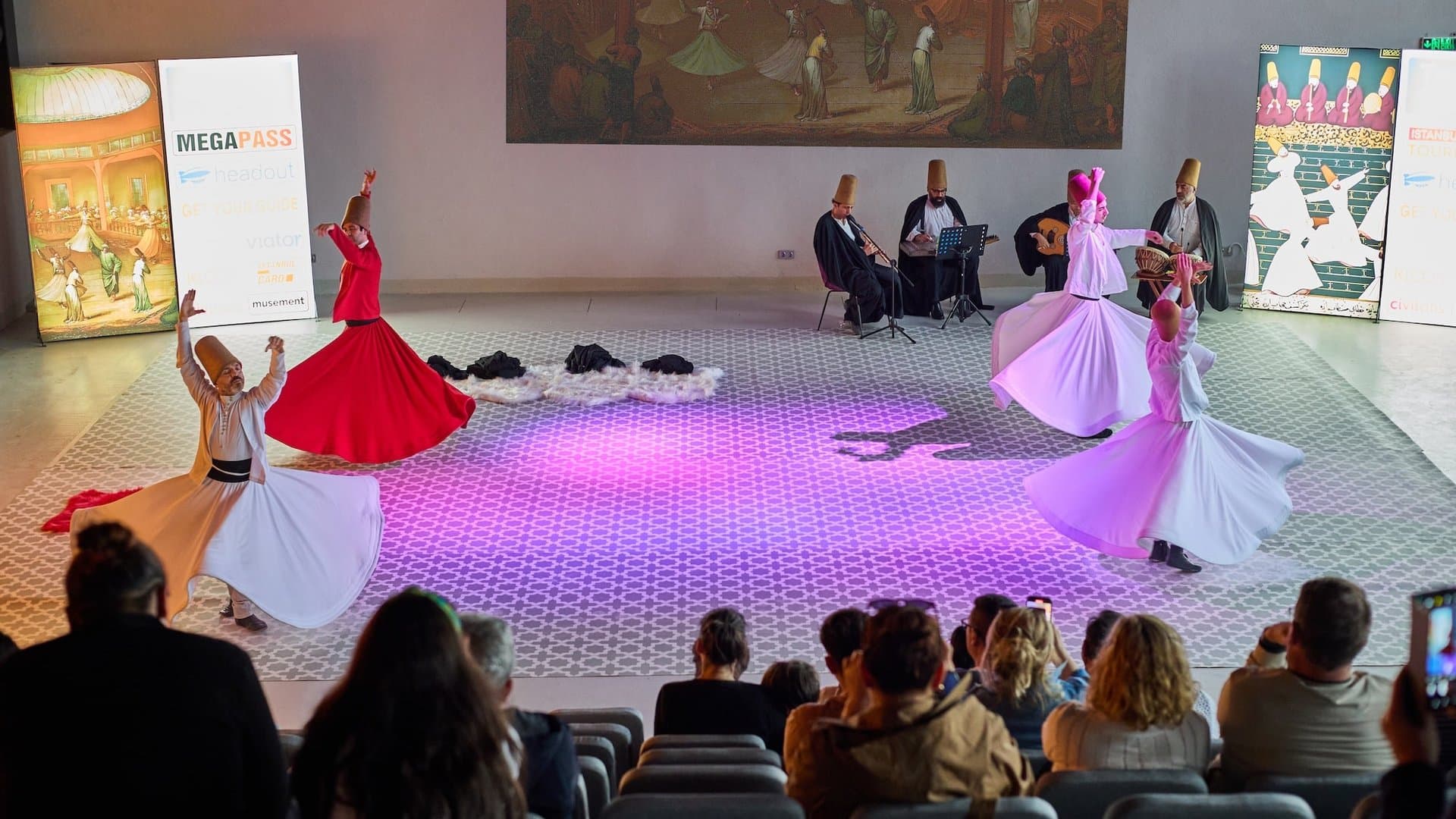 Draaiende Derwisj Show in Istanbul – Boek Nu Je Plaats