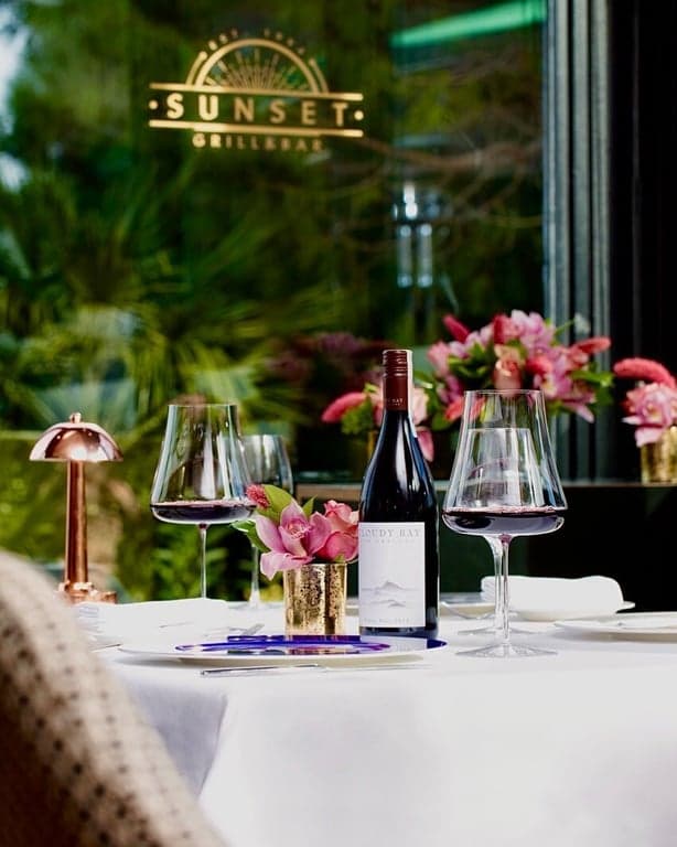Sunset Grill & Bar – İstanbul'da Boğaz Manzaralı Şık Yemek