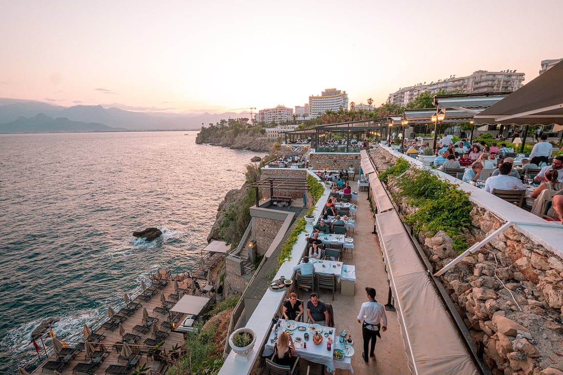 Restauracja Lara Balık – Najlepsze miejsce na owoce morza w Işıklar